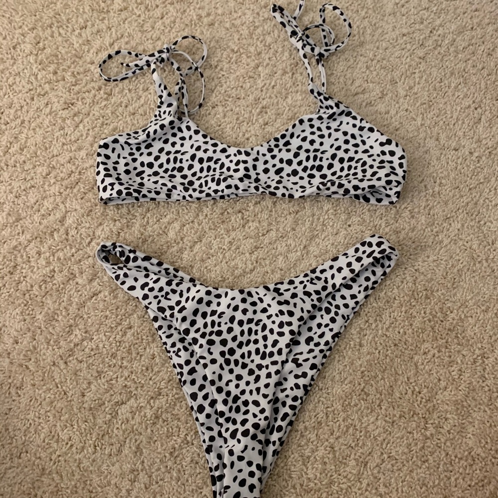Zaful Dalmatian Tie Shoulder Bikini Set